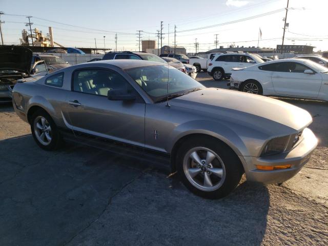 1ZVHT80N385157165 - 2008 FORD MUSTANG SILVER photo 4