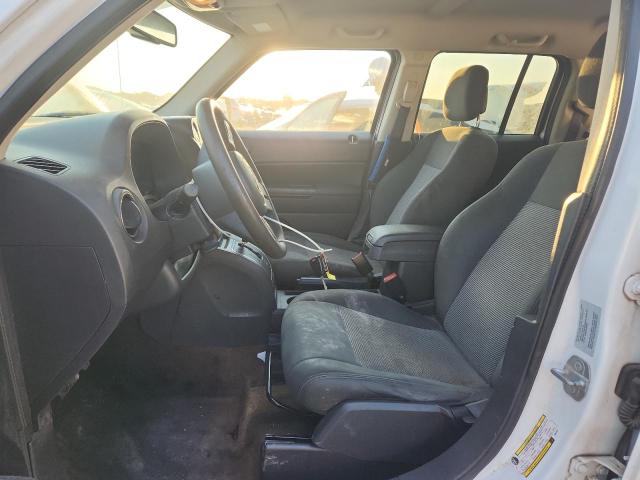 1C4NJPBA0GD670071 - 2016 JEEP PATRIOT SPORT WHITE photo 7