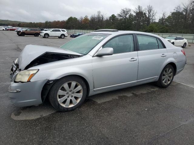 2006 TOYOTA AVALON XL, 