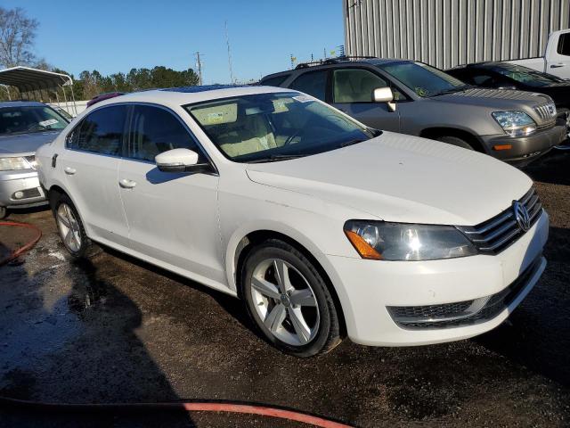 1VWBP7A38DC149747 - 2013 VOLKSWAGEN PASSAT SE WHITE photo 4