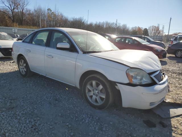 1FAHP24137G145909 - 2007 FORD FIVE HUNDR SEL WHITE photo 4