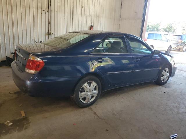 4T1BE32KX5U423805 - 2005 TOYOTA CAMRY LE Bleu photo 3