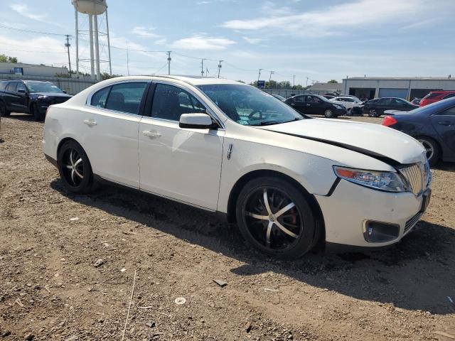 1LNHL9DRXCG805826 - 2012 LINCOLN MKS WHITE photo 4