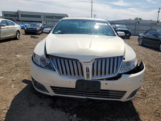 1LNHL9DRXCG805826 - 2012 LINCOLN MKS WHITE photo 5