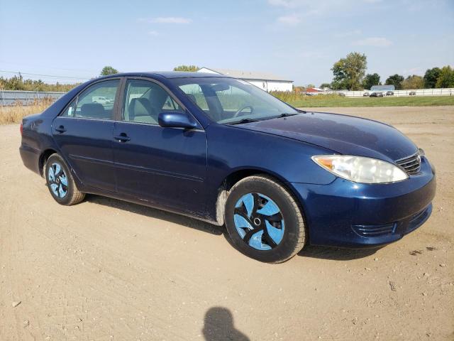 4T1BE32K45U035582 - 2005 TOYOTA CAMRY LE ლურჯი ფოტო 4