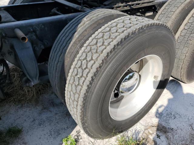 1FUJGLD5XGLHE4213 - 2016 FREIGHTLINER CASCADIA 1 თეთრი ფოტო 9