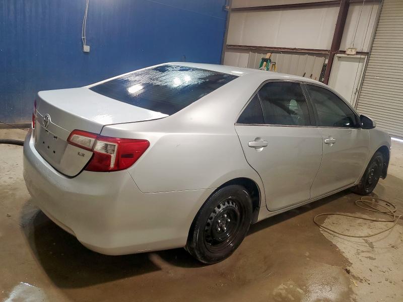 4T1BF1FK3EU367055 - 2014 TOYOTA CAMRY L SILVER photo 3