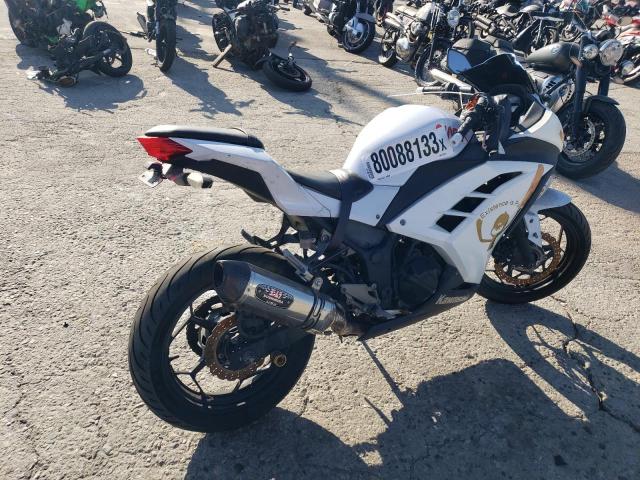 JKAEX8B17FDA21769 - 2015 KAWASAKI EX300 B WHITE photo 4