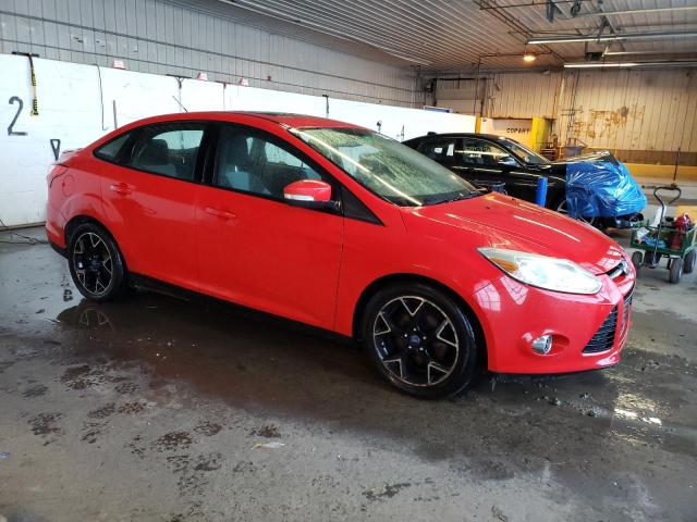 1FAHP3F24CL193268 - 2012 FORD FOCUS SE RED photo 4