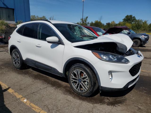 1FMCU9H60LUC18172 - 2020 FORD ESCAPE SEL WHITE photo 4