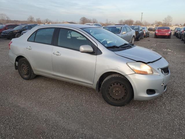 JTDBT923991327967 - 2009 TOYOTA YARIS SILVER photo 4