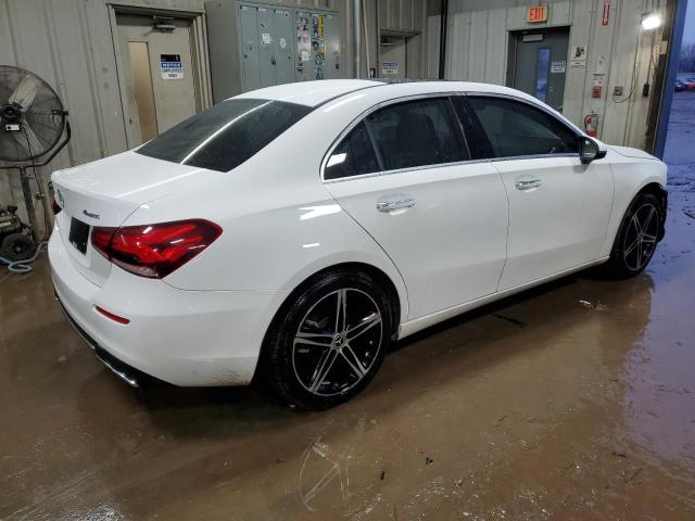 WDD3G4FB3KW000640 - 2019 MERCEDES-BENZ A 220 4MATIC WHITE photo 3