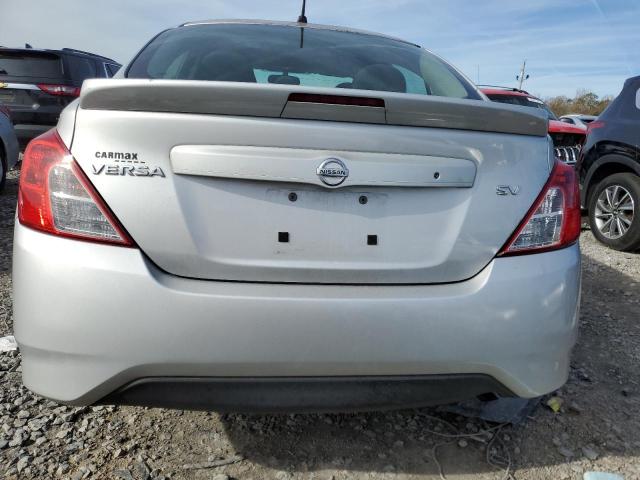 3N1CN7AP3JK413160 - 2018 NISSAN VERSA S GRAY photo 6