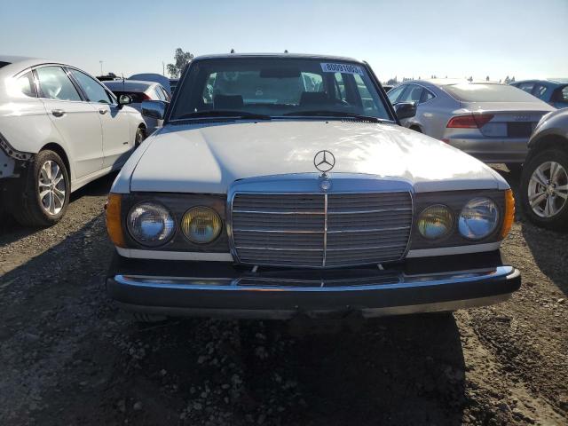 WDBAB33A3CB005558 - 1982 MERCEDES-BENZ 300 DT WHITE photo 5