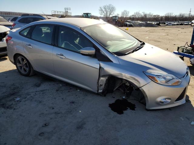 1FADP3F28EL196403 - 2014 FORD FOCUS SE SILVER photo 4