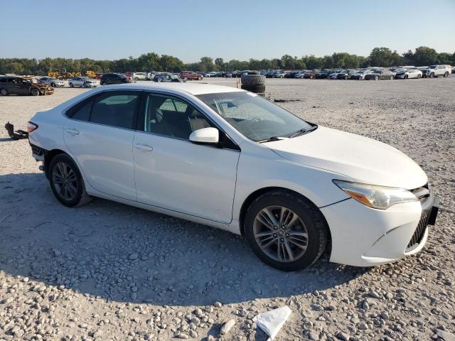4T1BF1FK8HU747349 - 2017 TOYOTA CAMRY LE 白色 照片 4