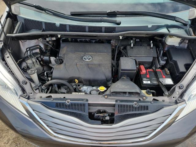 5TDDK3DC2DS063959 - 2013 TOYOTA SIENNA XLE 灰色 照片 12