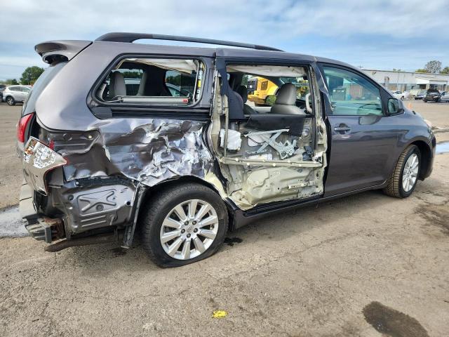 5TDDK3DC2DS063959 - 2013 TOYOTA SIENNA XLE 灰色 照片 3