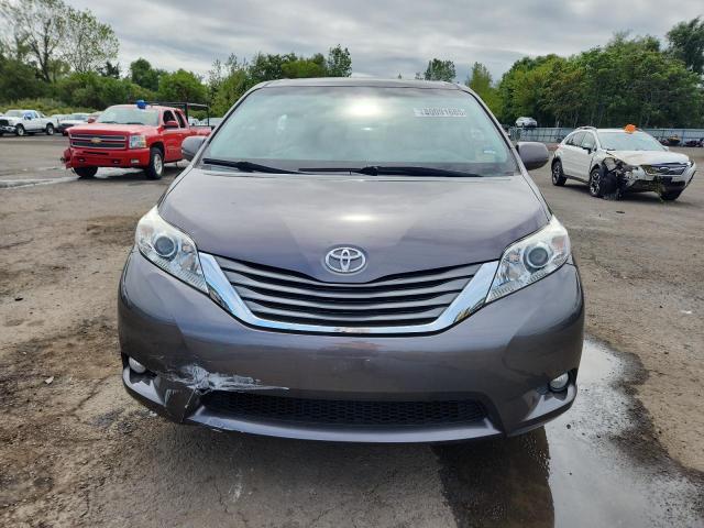 5TDDK3DC2DS063959 - 2013 TOYOTA SIENNA XLE 灰色 照片 5