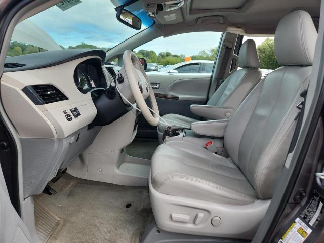 5TDDK3DC2DS063959 - 2013 TOYOTA SIENNA XLE 灰色 照片 7