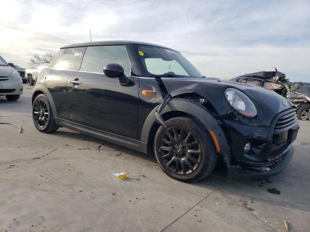 WMWXP5C51J2G61329 - 2018 MINI COOPER BLACK photo 4