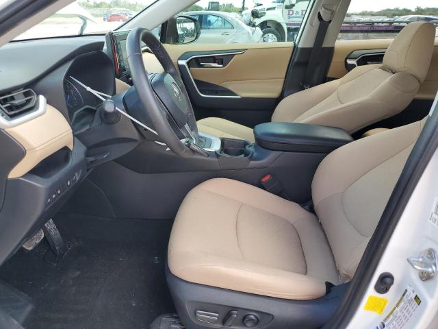 2T3RWRFVXLW081053 - 2020 TOYOTA RAV4 XLE WHITE photo 7