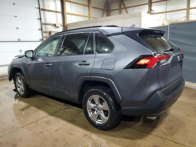 2T3P1RFV1NW298970 - 2022 TOYOTA RAV4 XLE GRAY photo 2