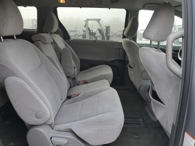 5TDKK3DCXGS724245 - 2016 TOYOTA SIENNA LE 银色 照片 11