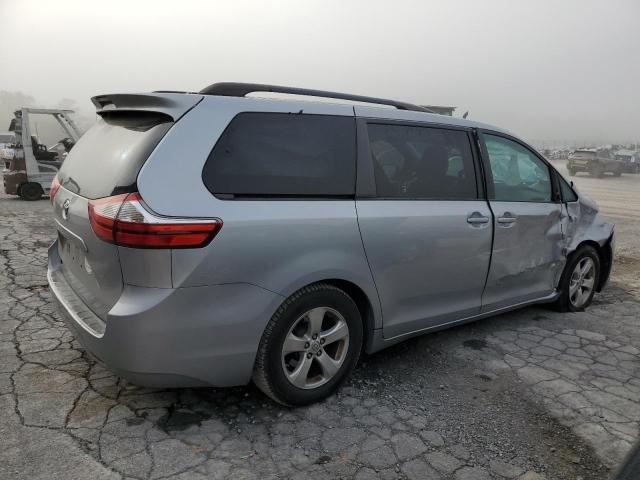 5TDKK3DCXGS724245 - 2016 TOYOTA SIENNA LE 银色 照片 3