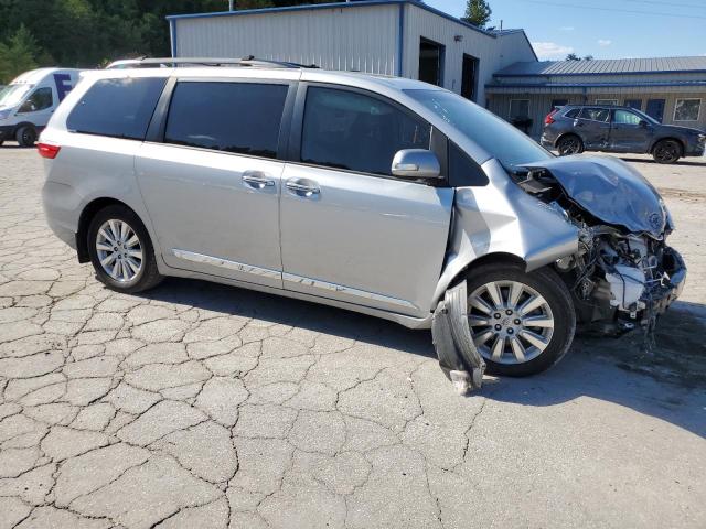 5TDYK3DC7FS672128 - 2015 TOYOTA SIENNA XLE 银色 照片 4