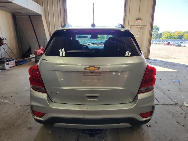 KL7CJLSB0JB549727 - 2018 CHEVROLET TRAX 1LT Gümüş foto 6