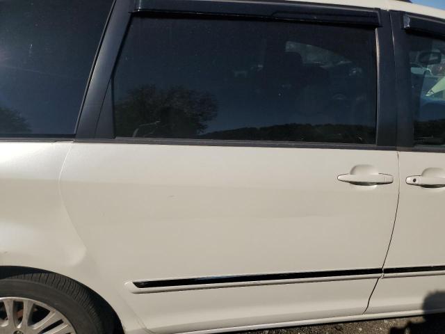 5TDDK4CC8AS031049 - 2010 TOYOTA SIENNA XLE თეთრი ფოტო 11