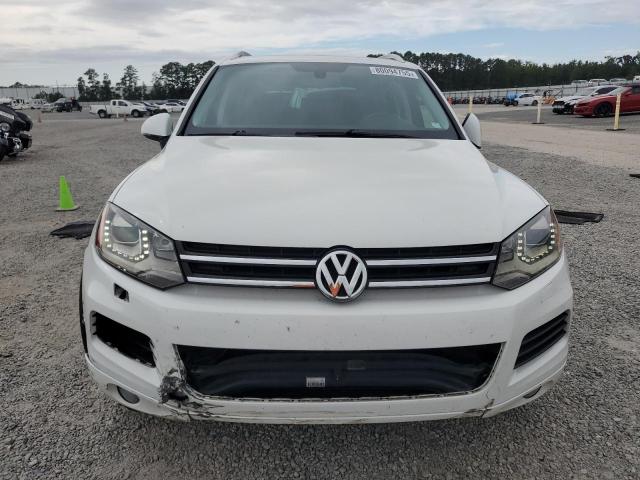 WVGEF9BP6ED009719 - 2014 VOLKSWAGEN TOUAREG V6 WHITE photo 5