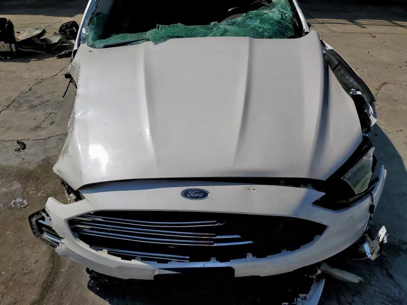 3FA6P0HD1JR231946 - 2018 FORD FUSION SE Biały zdjęcie 11