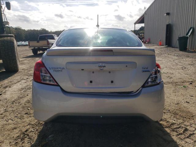 3N1CN7AP5JL833304 - 2018 NISSAN VERSA S SILVER photo 6
