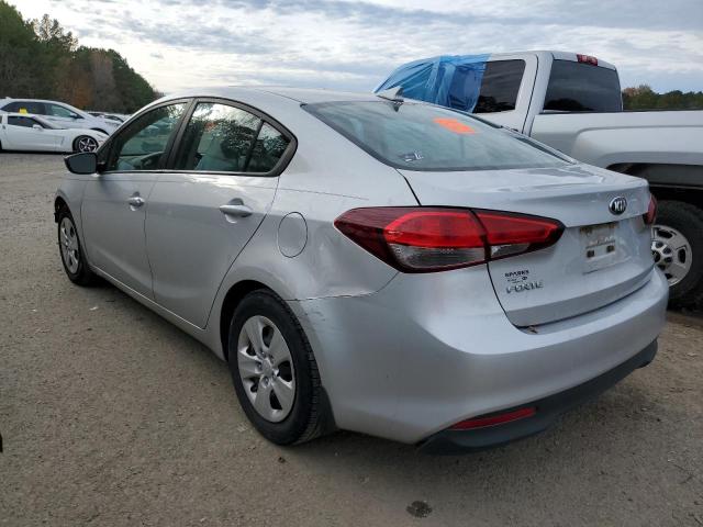 3KPFL4A7XJE199586 - 2018 KIA FORTE LX SILVER photo 2