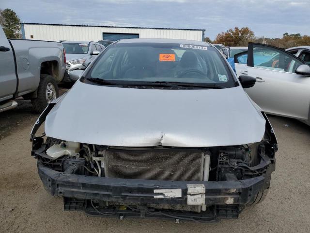 3KPFL4A7XJE199586 - 2018 KIA FORTE LX SILVER photo 5