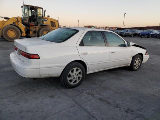 4T1BF22K4VU912661 - 1997 TOYOTA CAMRY CE WHITE photo 3