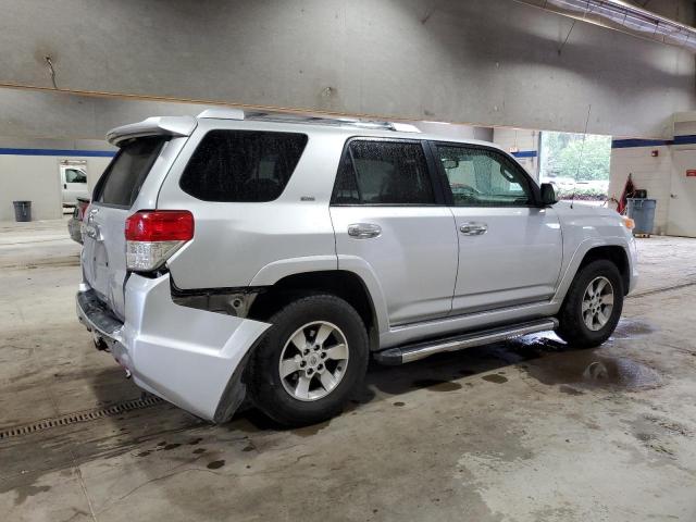 JTEBU5JR1B5054660 - 2011 TOYOTA 4RUNNER SR5 银色 照片 3