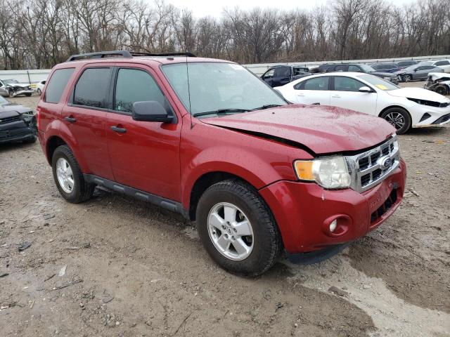 1FMCU0DG6BKB59245 - 2011 FORD ESCAPE XLT BURGUNDY photo 4