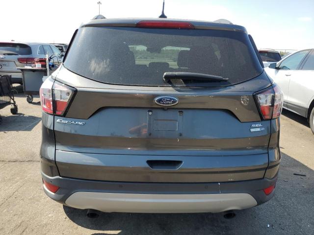 1FMCU9HD9JUB81487 - 2018 FORD ESCAPE SEL GRAY photo 6