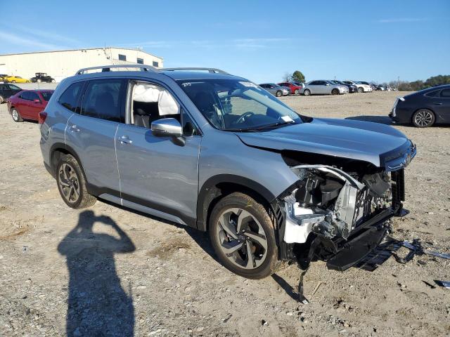 JF2SKARC7PH452885 - 2023 SUBARU FORESTER TOURING 银色 照片 4