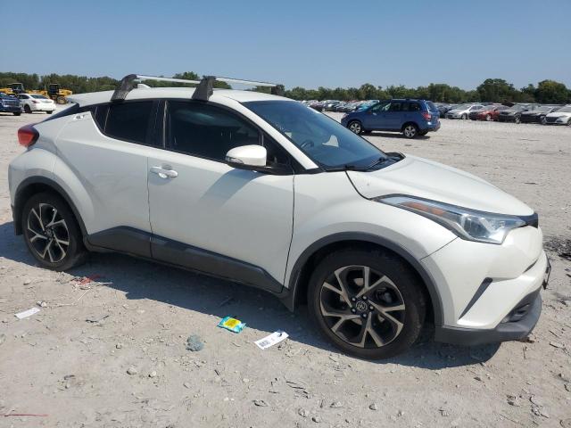 NMTKHMBX8JR001056 - 2018 TOYOTA C-HR XLE أبيض صورة 4