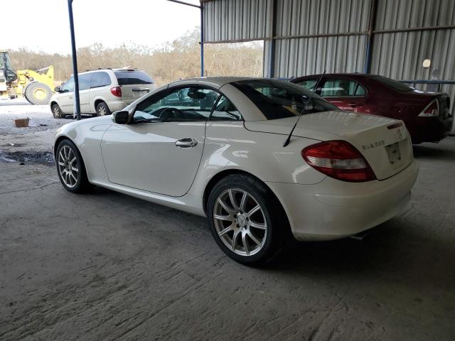 WDBWK56F37F138652 - 2007 MERCEDES-BENZ SLK 350 WHITE photo 2