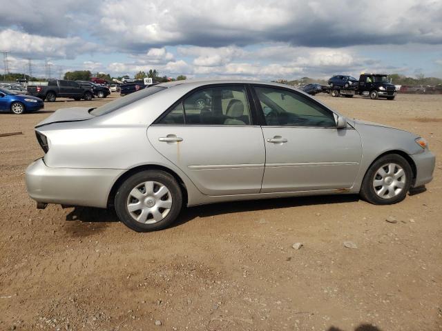 4T1BF30K52U017944 - 2002 TOYOTA CAMRY LE SILVER photo 3