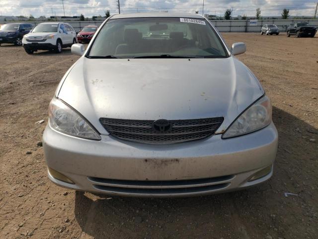 4T1BF30K52U017944 - 2002 TOYOTA CAMRY LE SILVER photo 5