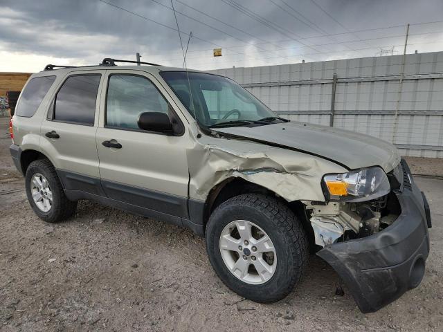1FMYU93135KA04616 - 2005 FORD ESCAPE XLT BEIGE photo 4