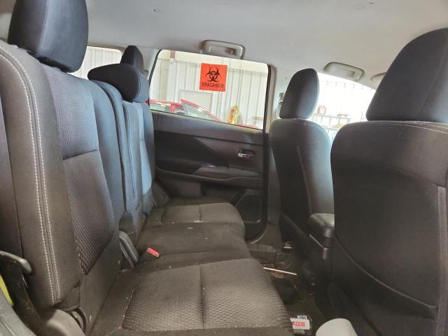 JA4AZ3A30JZ061733 - 2018 MITSUBISHI OUTLANDER SE RED photo 11