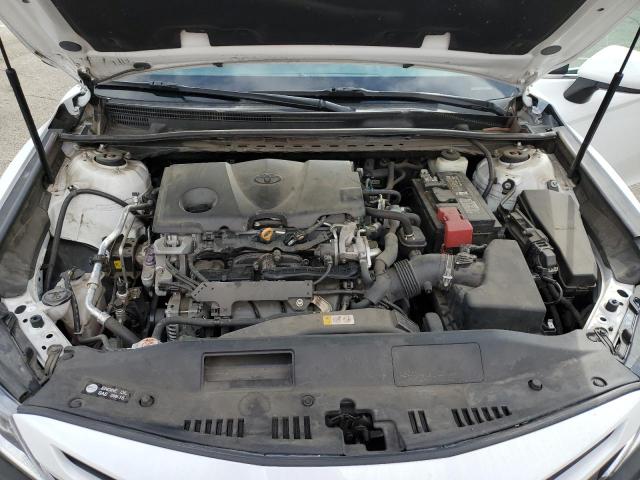 4T1B11HKXJU118726 - 2018 TOYOTA CAMRY L WHITE photo 11