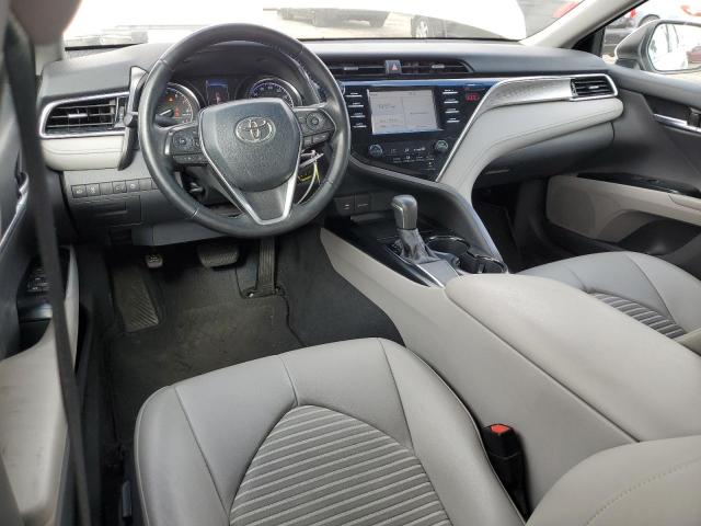 4T1B11HKXJU118726 - 2018 TOYOTA CAMRY L WHITE photo 8